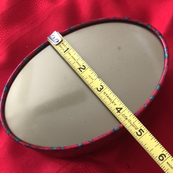 Vintage Stacking/Nesting Tins - Picture 13 of 16